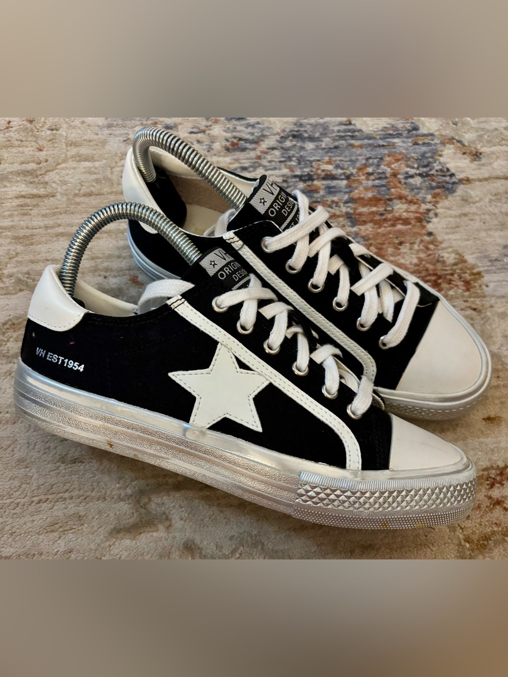 Vintage Havana Women’s Alive Black/Silver Sneakers